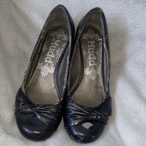 Well Worn Black Women's Heels - Picture 1 of 4